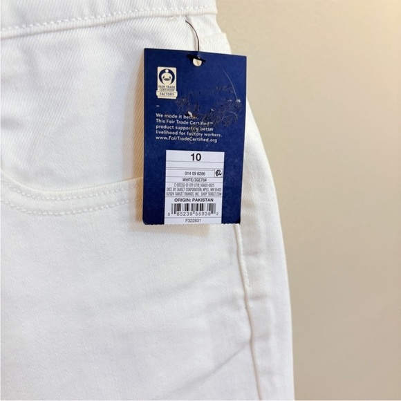 Universal Threads White High Rise Flare Jeans NWT Sz10 - Picture 8 of 16